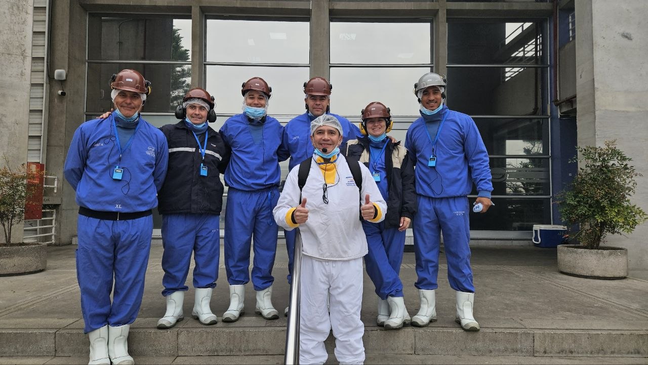 Visitors entering San Vicente with PPE
